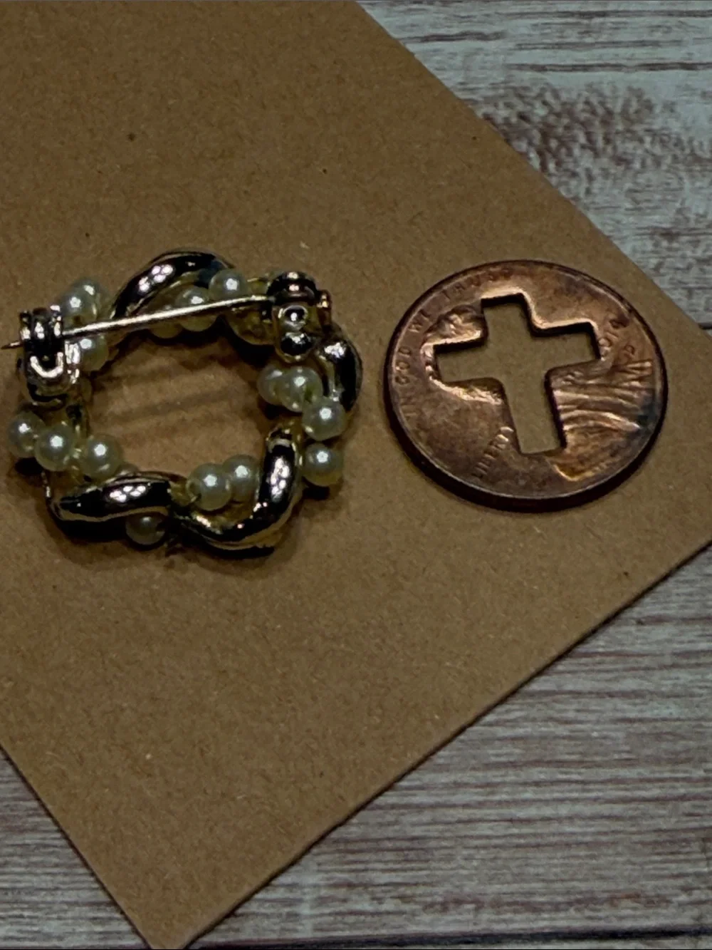 Gold Toned Wreath Brooch - Elegant Womens Jewelry